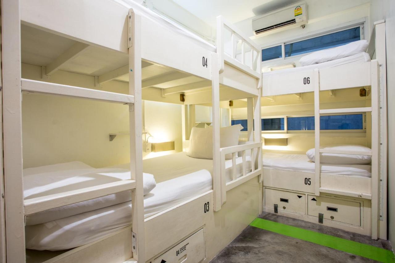 Qilombo Hostel Silom - Hq Bangkok Exterior photo